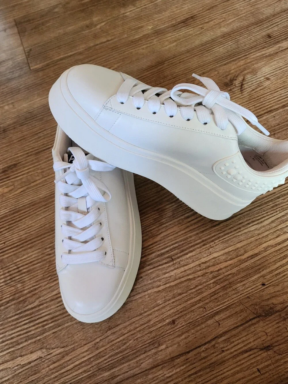 Ash classic white